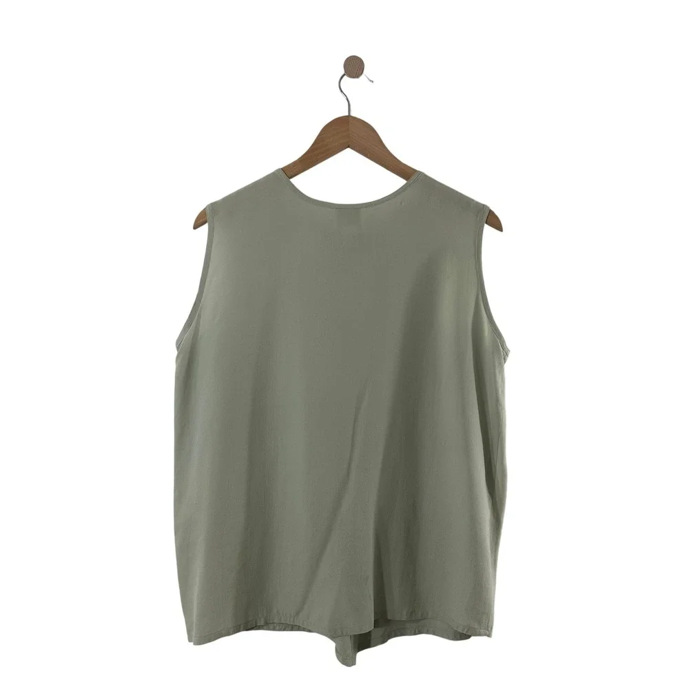 Eileen Fisher Sage Green 100% Silk Ribbed Sleeveless Button Down Top Size 1